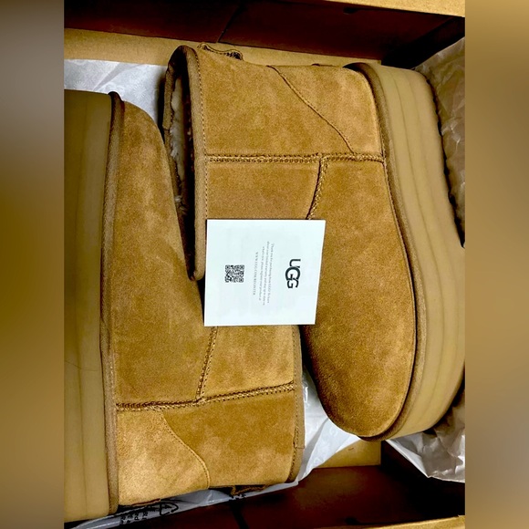 UGG Shoes - 🆕 NWOT Women’s Ugg Classic Mini Platform Boots Size 10 Brand New Chestnut